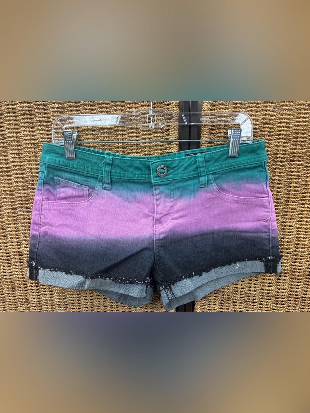 Volcom Squad Check Dip Dye Denim Shorts Women’s Size 9 29 Ombre Festival Skater